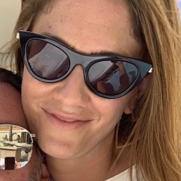 Meet your Posher, Rachel - Picture 1 of 1